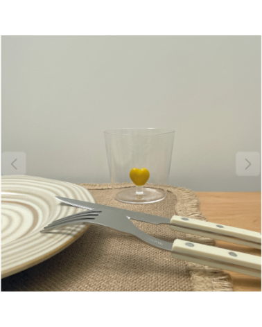 Verre coeur jaune